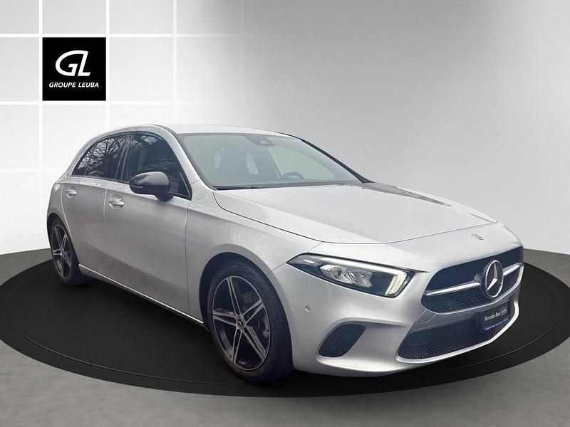 Gebraucht Mercedes A180 Night 136 PS (100 kW) 2022 Grau Limousine