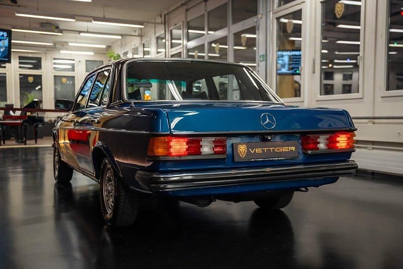 Gebraucht Mercedes 250 129 PS (94 kW) 1978 Limousine
