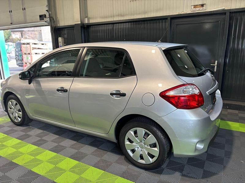 Gebraucht Toyota Auris Luna 99 PS (72 kW) 2011 Kleinwagen