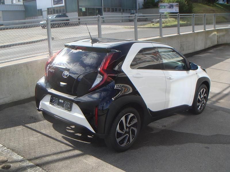 Gebraucht Toyota Aygo X Trend 72 PS (52 kW) 2024 Weiss SUV