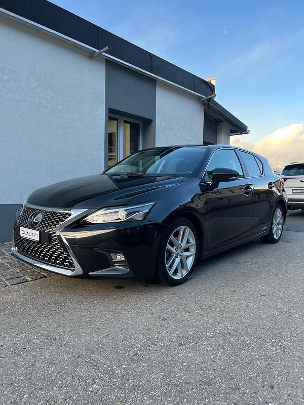 Gebraucht Lexus CT200h 136 PS (100 kW) 2018