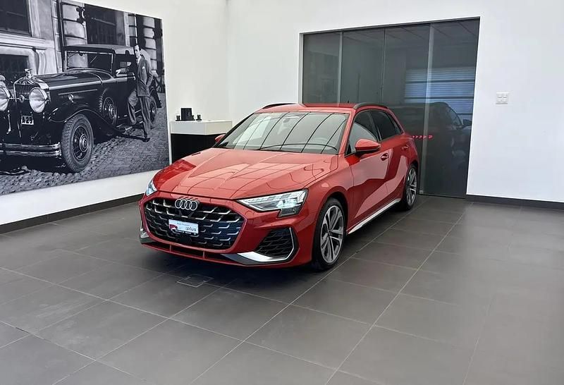 Gebraucht Audi S3 333 PS (244 kW) 2026 Rot Limousine