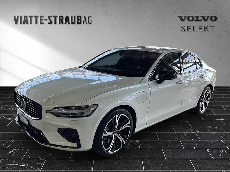Weiss Gebraucht 2023 Volvo S60 Ultimate Limousine | CHF 58’900 (Etwas zu teuer) - Bild 1/4