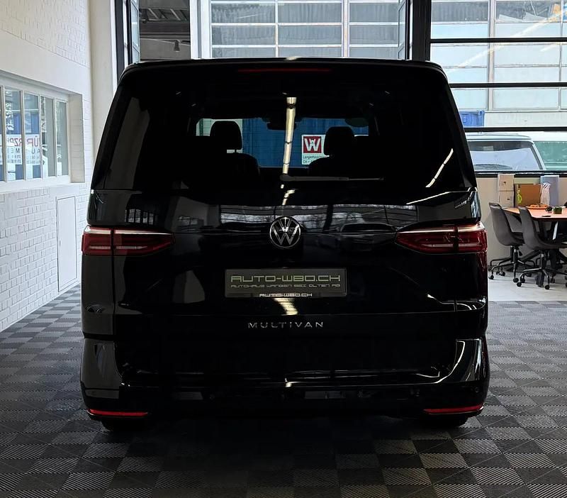Gebraucht VW T7 Life 150 PS (110 kW) 2026 Schwarz Van
