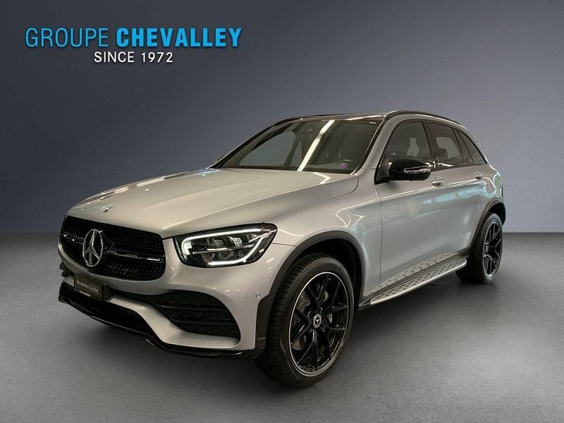Gebraucht Mercedes GLC300e AMG line 211 PS (155 kW) 2022 Grau SUV