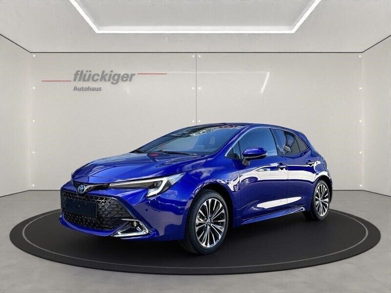 Blau Gebraucht 2022 Toyota Corolla Trend Limousine | CHF 40’850 - Bild 1/4