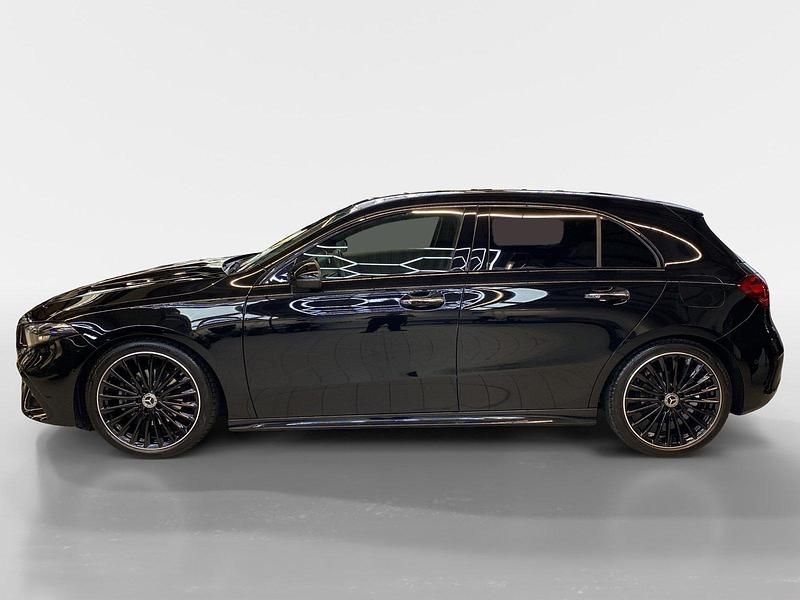 Gebraucht Mercedes A180 AMG line 150 PS (110 kW) 2023 Schwarz Limousine