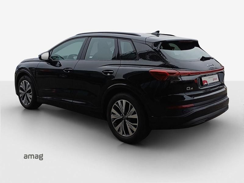 Gebraucht Audi Q4 e-tron Ambiente 219 kW (299 PS) 2023 Mythosschwarz metallic SUV
