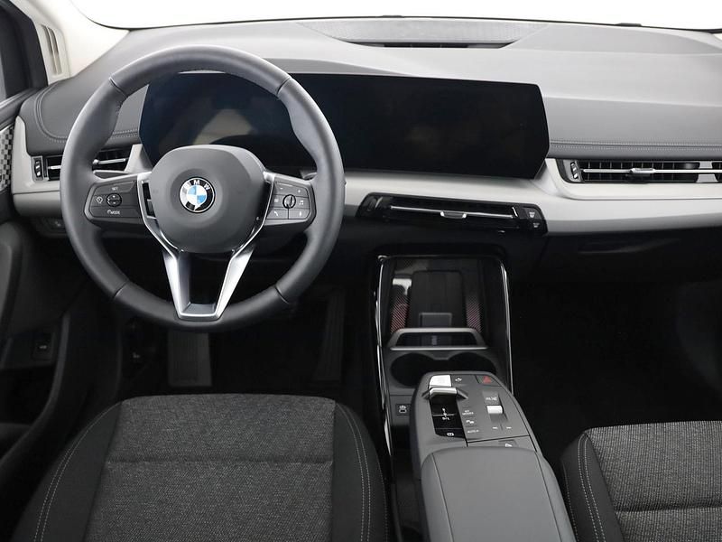 Gebraucht BMW 220 Active Tourer Comfort Edition 156 PS (114 kW) 2025 Van / Kleinbus