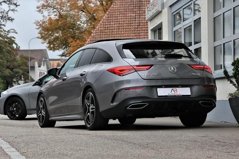 Gebraucht Mercedes CLA250 AMG line 224 PS (164 kW) 2025 Gray Limousine