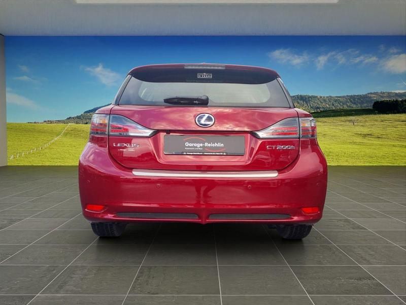 Gebraucht Lexus CT200h 136 PS (100 kW) 2014 Rot Limousine
