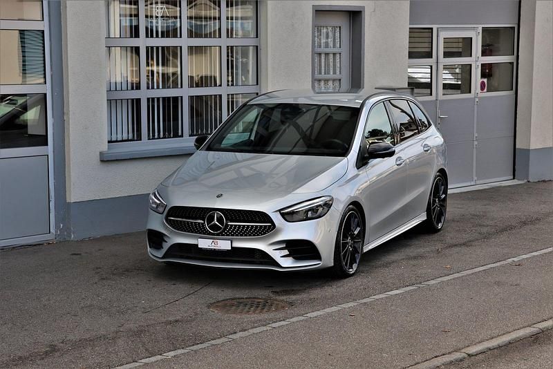 Gebraucht 2019 Mercedes B220 AMG line Van / Kleinbus | CHF 27’900 (Fairer Preis) - Bild 1/4
