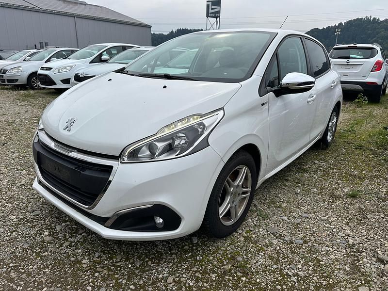 Gebraucht 2016 Peugeot 208 Style Kleinwagen | CHF 2’990 (Superpreis) - Bild 1/4