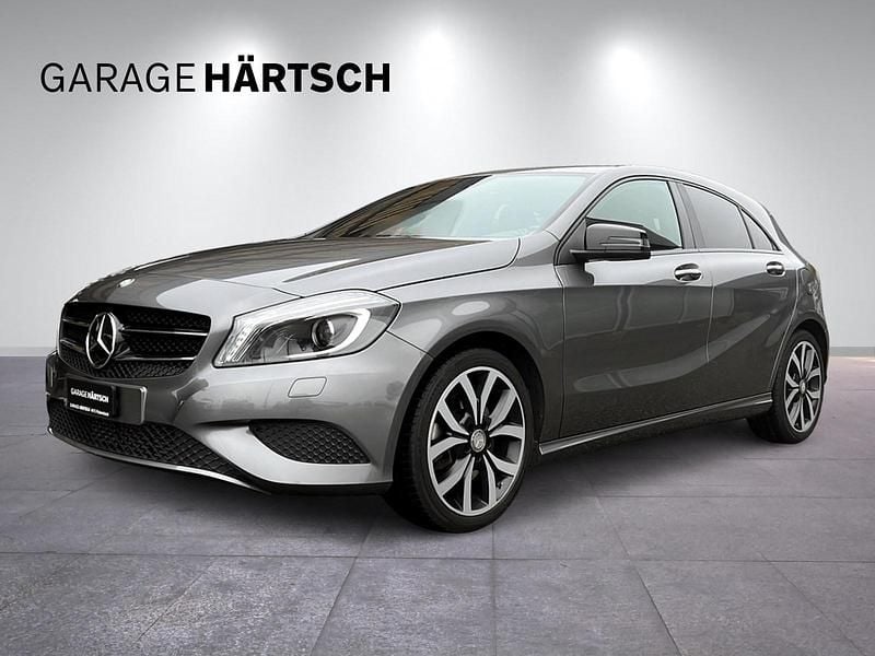 Gebraucht Mercedes A250 Urban 211 PS (155 kW) 2015 Grau Limousine