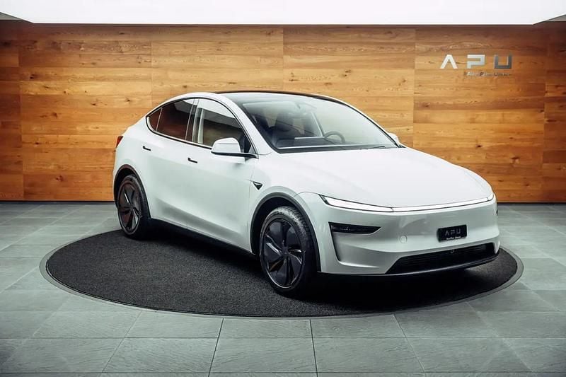 Weiss Gebraucht 2025 Tesla Model Y SUV | CHF 47’750 (Teuer) - Bild 1/4