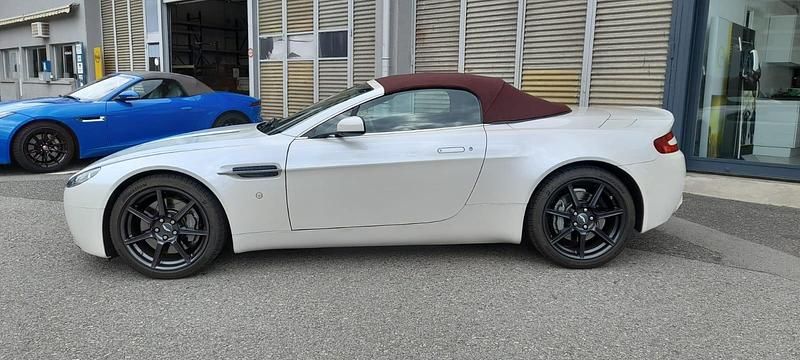 Gebraucht Aston Martin V8 Vantage 385 PS (283 kW) 2008 Weiss Coupé