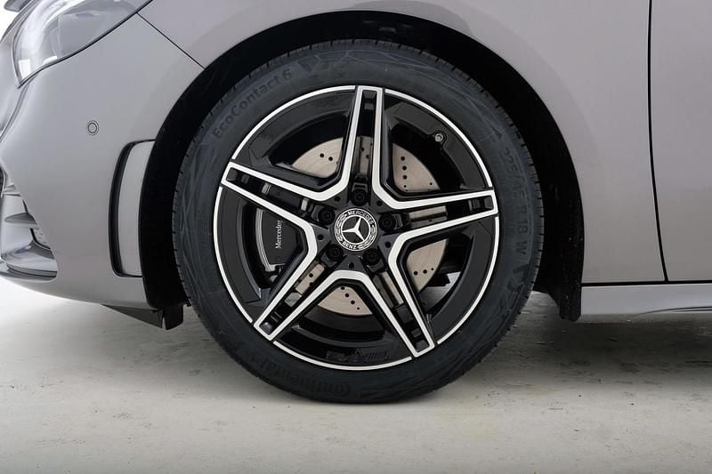 Gebraucht Mercedes B220 189 PS (139 kW) 2024 Grau Van / Kleinbus