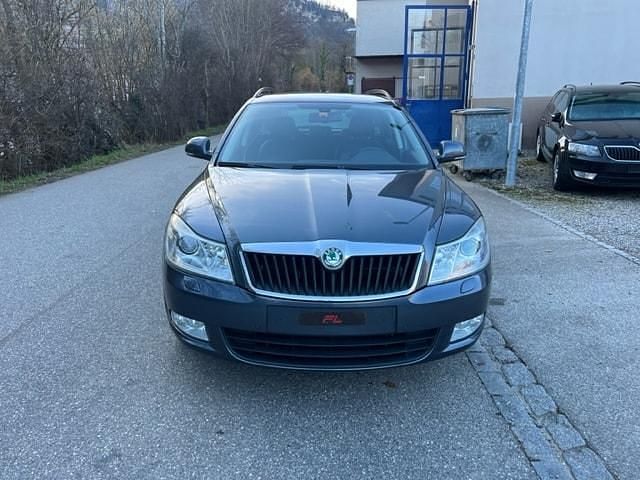 Gebraucht Skoda Octavia Elegance 160 PS (117 kW) 2012 Kombi