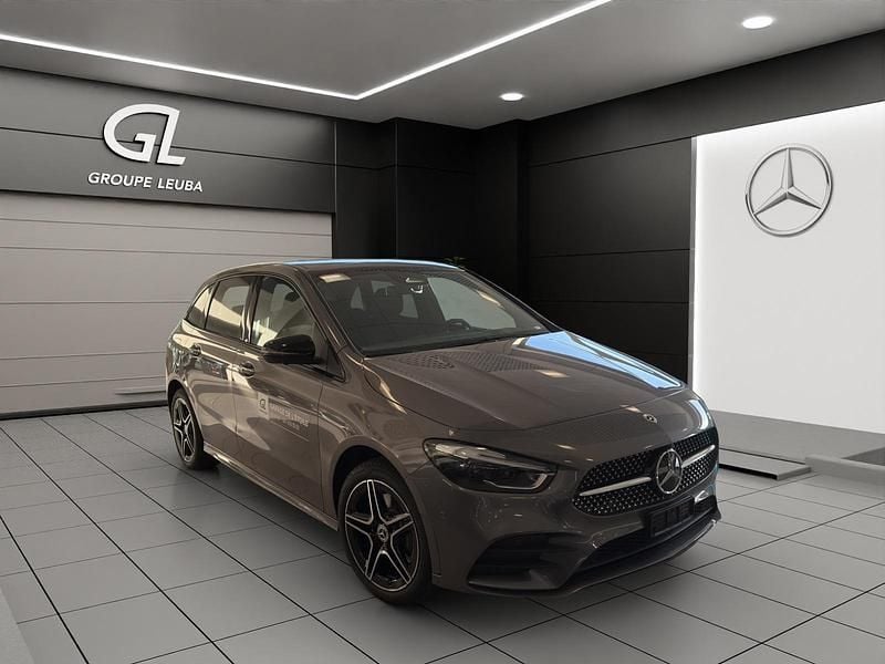 Gebraucht Mercedes B250e 217 PS (159 kW) 2025 Grau Van / Kleinbus