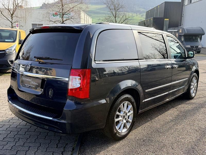 Gebraucht Lancia Voyager Platinum 283 PS (208 kW) 2014 Van / Kleinbus