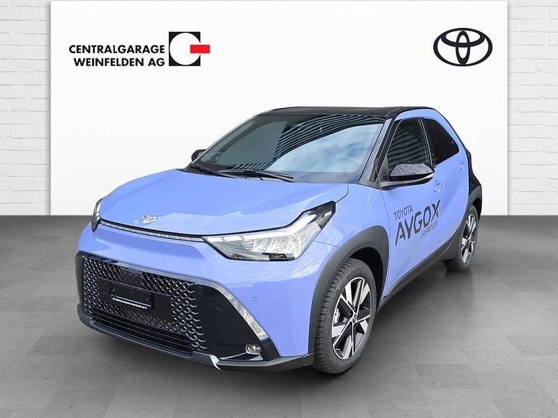 Neu Toyota Aygo X Style 116 PS (85 kW) 2025 Blau SUV