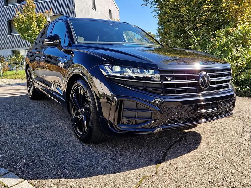 Schwarz Gebraucht 2025 VW Touareg R-line SUV | CHF 63’950 (Superpreis) - Bild 1/4