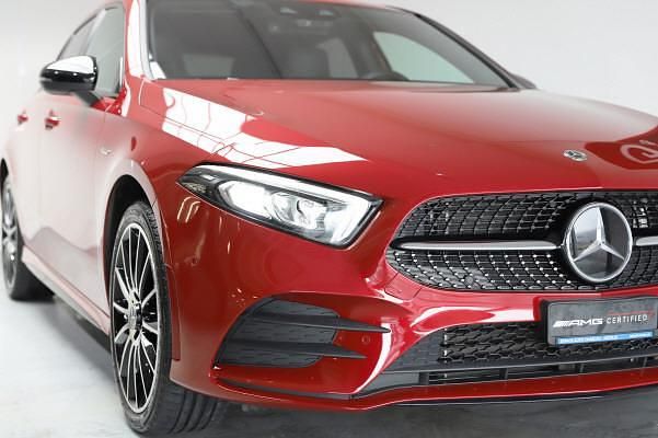 Gebraucht Mercedes A250 AMG line 160 PS (117 kW) 2021 Rot Limousine