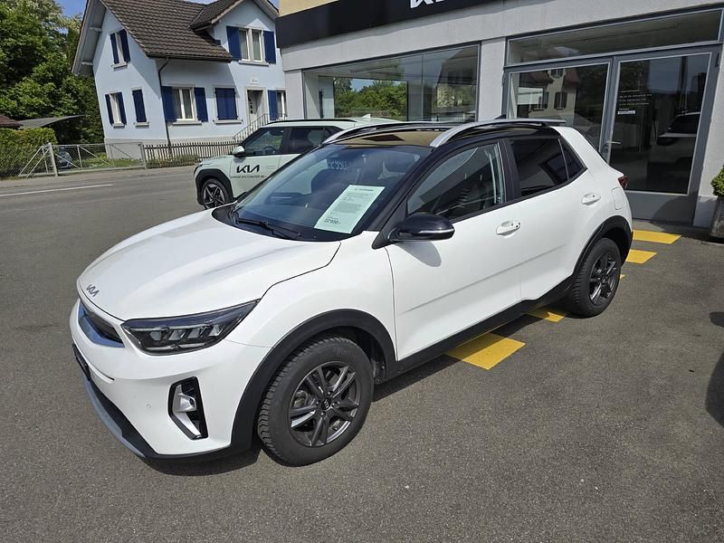 Gebraucht Kia Stonic Style 120 PS (88 kW) 2022 Weiss SUV