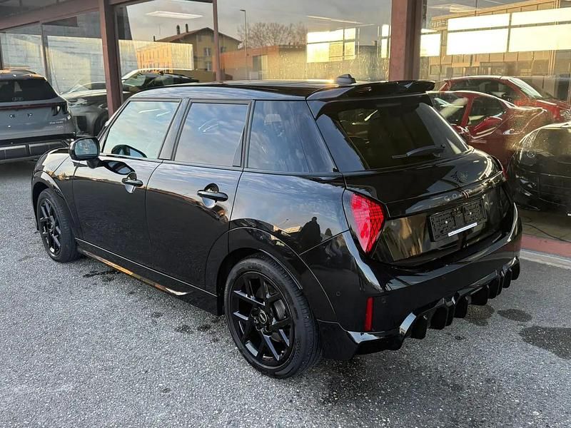 Gebraucht Mini Cooper 114 kW (156 PS) 2026 Schwarz Kleinwagen