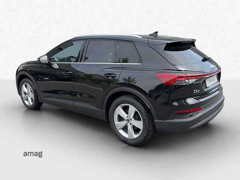 Gebraucht Audi Q4 e-tron Ambiente 195 kW (266 PS) 2024 Mythosschwarz metallic SUV