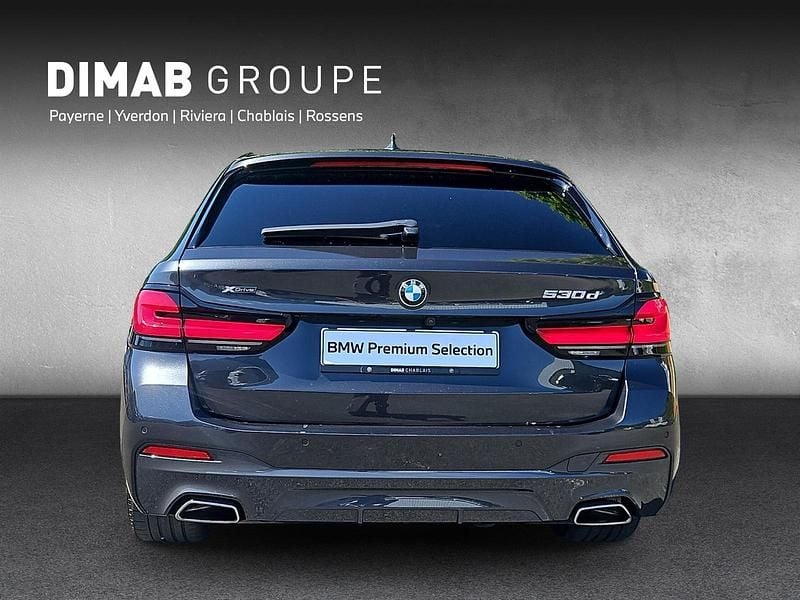 Gebraucht BMW 530 M Sport 286 PS (210 kW) 2022 Grau Kombi