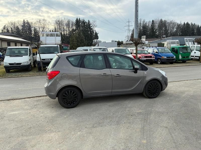 Gebraucht Opel Meriva Color Edition 120 PS (88 kW) 2012 Van / Kleinbus