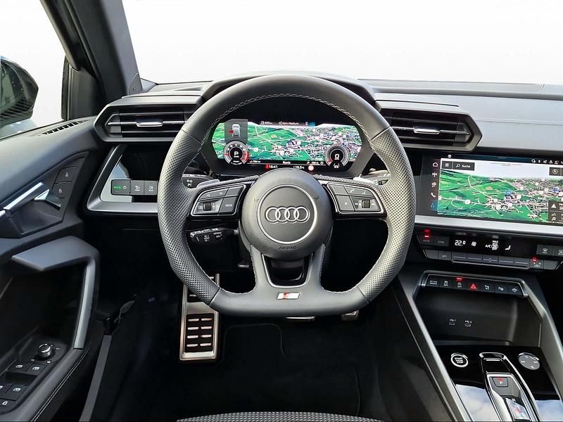 Gebraucht Audi A3 Attraction 150 PS (110 kW) 2024 Schwarz Limousine