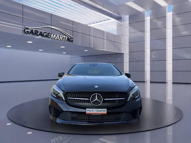Gebraucht Mercedes A200 Urban 156 PS (114 kW) 2016 Schwarz Limousine