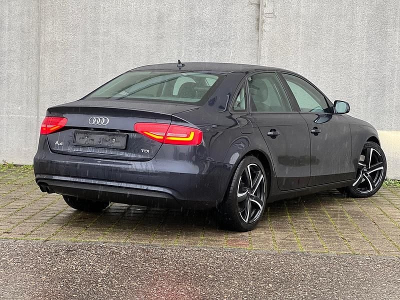 Gebraucht Audi A4 163 PS (119 kW) 2013 Limousine