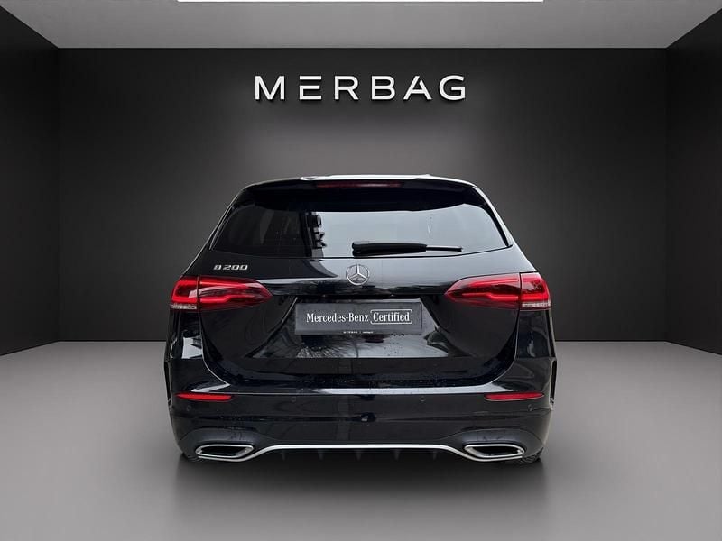 Gebraucht Mercedes B200 AMG line 163 PS (119 kW) 2019 Schwarz Van / Kleinbus
