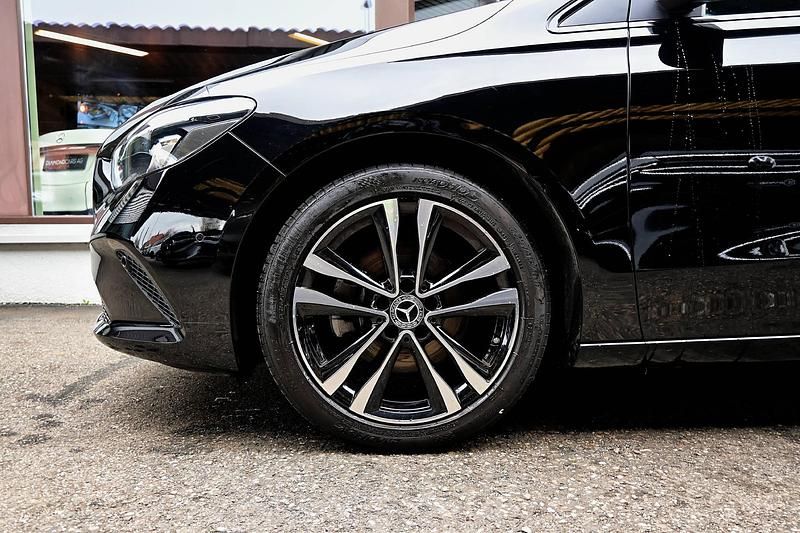 Gebraucht Mercedes B200 Progressive 163 PS (119 kW) 2019 Van / Kleinbus