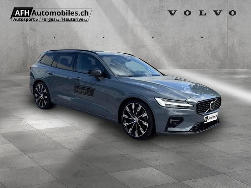 Gebraucht Volvo V60 Ultimate 264 PS (194 kW) 2024 Grau Kombi