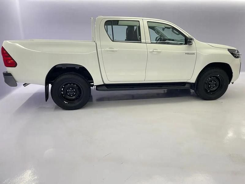 Neu Toyota HiLux Comfort 175 PS (128 kW) 2025 Weiss Abholung