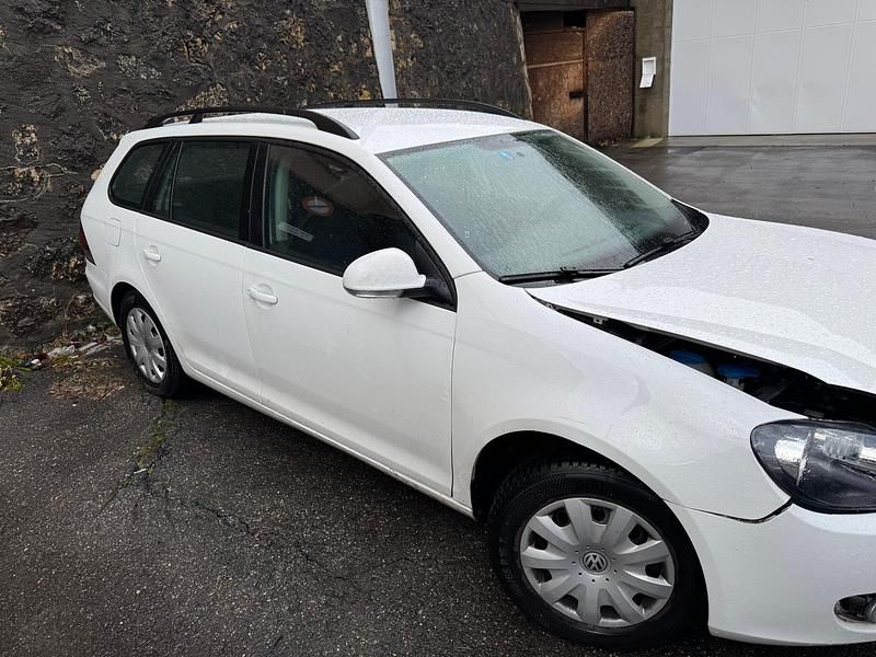 Gebraucht VW Golf VI Team 105 PS (77 kW) 2011 Kleinwagen
