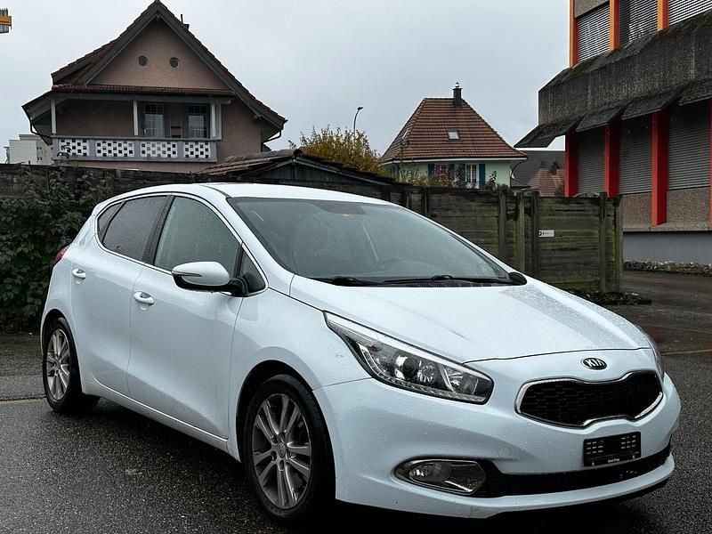 Gebraucht 2014 Kia Ceed Kleinwagen | CHF 4’800 (Fairer Preis) - Bild 1/4
