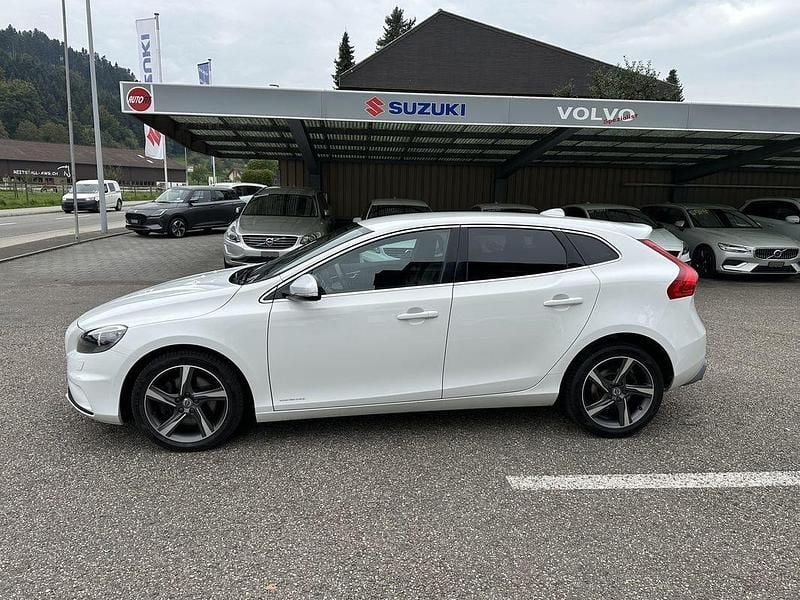 Gebraucht Volvo V40 R-Design Summum 150 PS (110 kW) 2015 Weiss Kombi