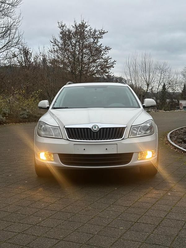 Gebraucht Skoda Octavia Adventure 160 PS (117 kW) 2012 Kombi