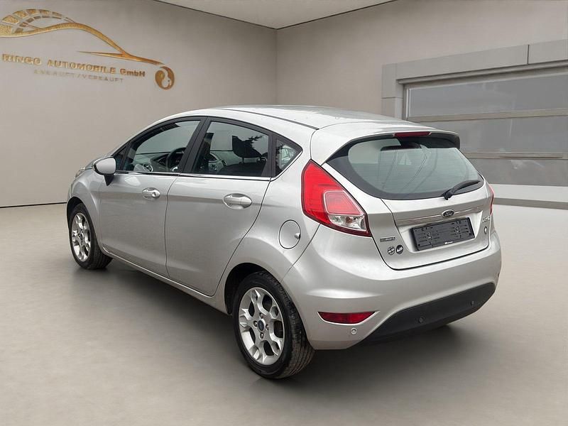 Gebraucht Ford Fiesta Trend 100 PS (73 kW) 2013 Kleinwagen