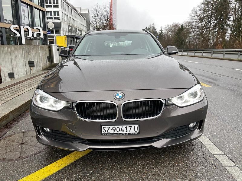 Gebraucht BMW 320 184 PS (135 kW) 2012 Kombi