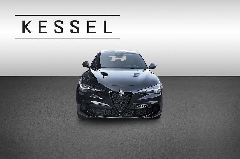 Gebraucht Alfa Romeo Stelvio Quadrifoglio 520 PS (382 kW) 2024 Schwarz SUV