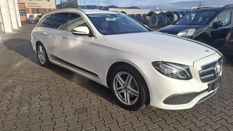 Gebraucht Mercedes E220 Avantgarde 194 PS (142 kW) 2019