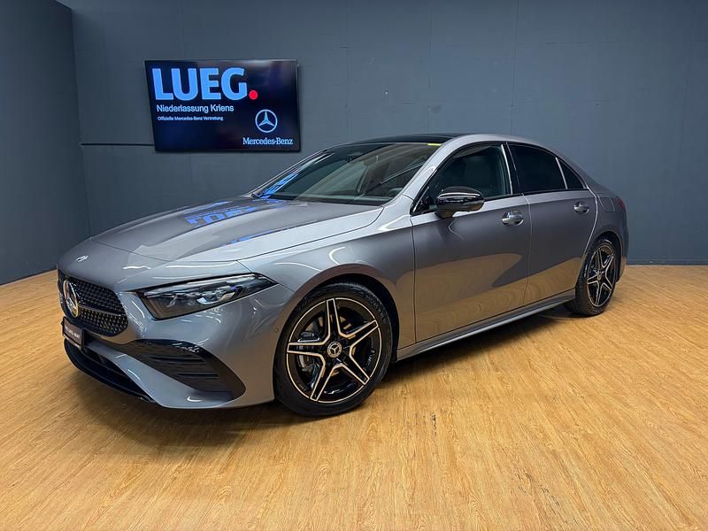 Gebraucht Mercedes A200 AMG 163 PS (119 kW) 2024 Grau Limousine