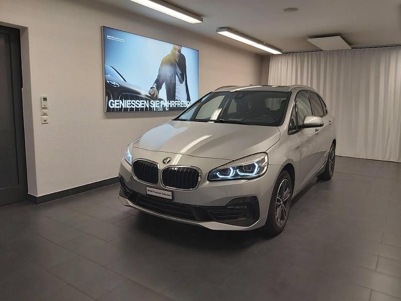 Gebraucht BMW 218 Active Tourer Comfort Edition 150 PS (110 kW) 2020 Silber Van / Kleinbus
