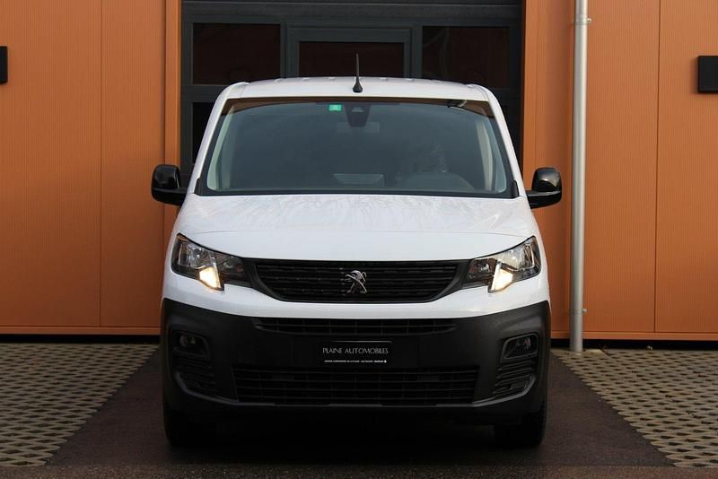 Gebraucht Peugeot Partner Premium 100 PS (73 kW) 2024 Van / Kleinbus